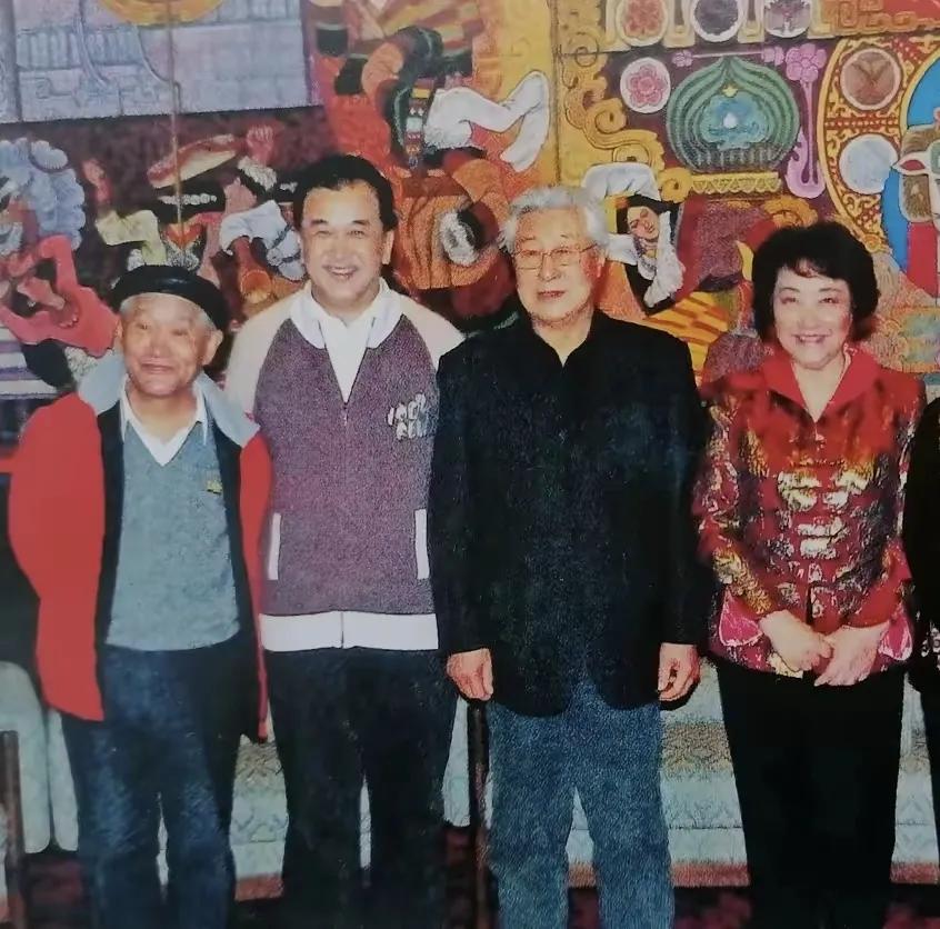 2013年《红色娘子军》主演又一次相聚
祝王心刚 祝希娟 牛犇老师身体健康！