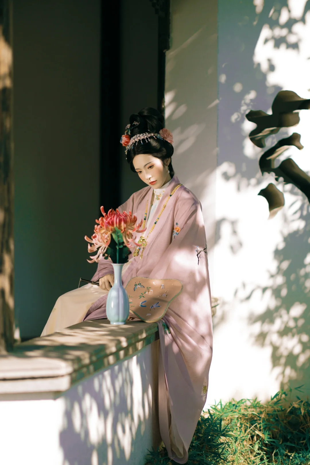 明·日光穿树晓烟低🍃南京约拍