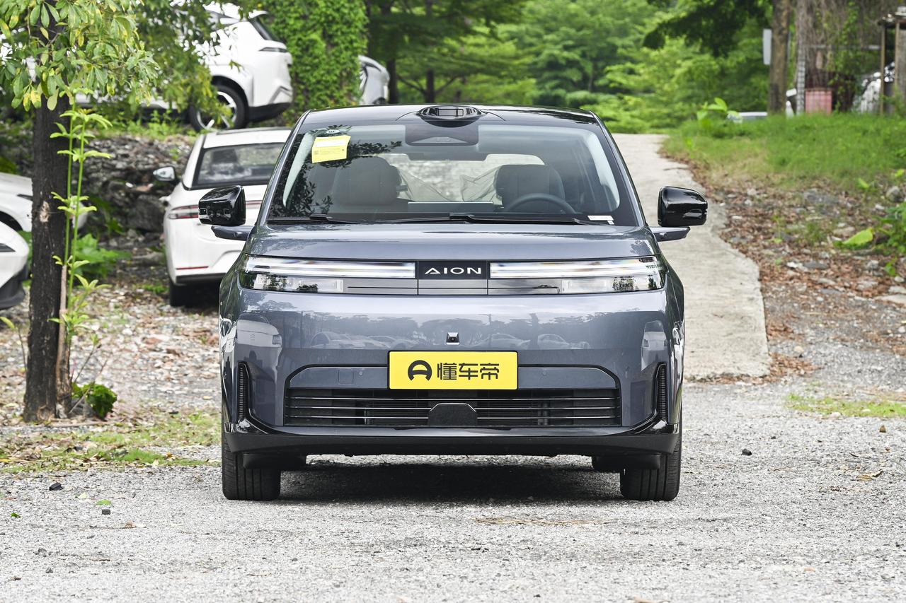 现在紧凑级新能源SUV赛道越来越卷，埃安N60重磅登场，想来分一波市场份额。
整