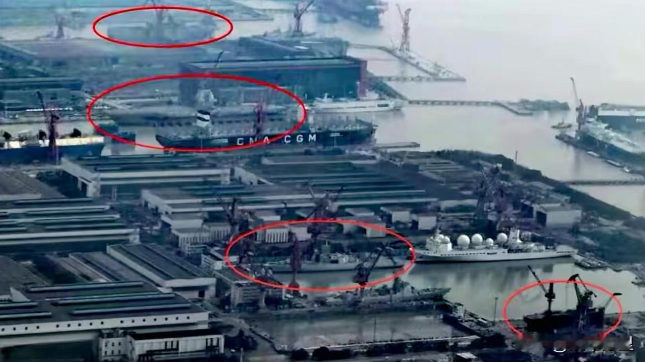 不得不说，这张图里，大家数数，总计有多少建造中的舰艇，谁看谁惊叹！[狗头][狗头