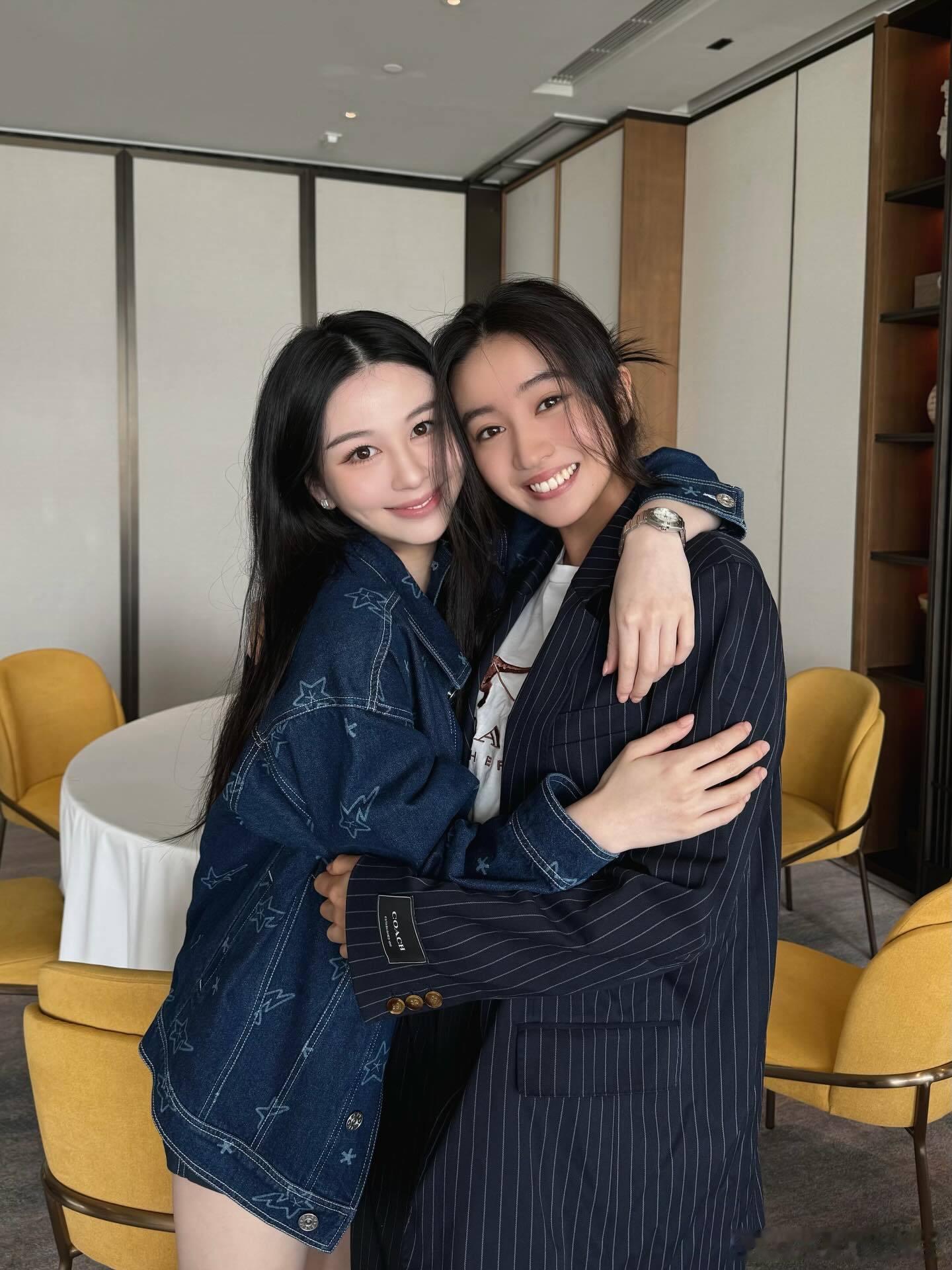 邱淑贞母女和工藤静香母女同框邱淑贞母女和工藤静香母女合照 邱淑贞和大女儿沈月，工