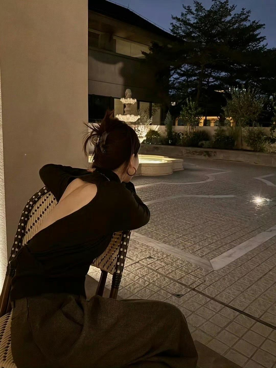 男人只有跟你博弈后 ，才会对你产生爱，他用钱去爱的女人一定是他最爱的女人，他用甜