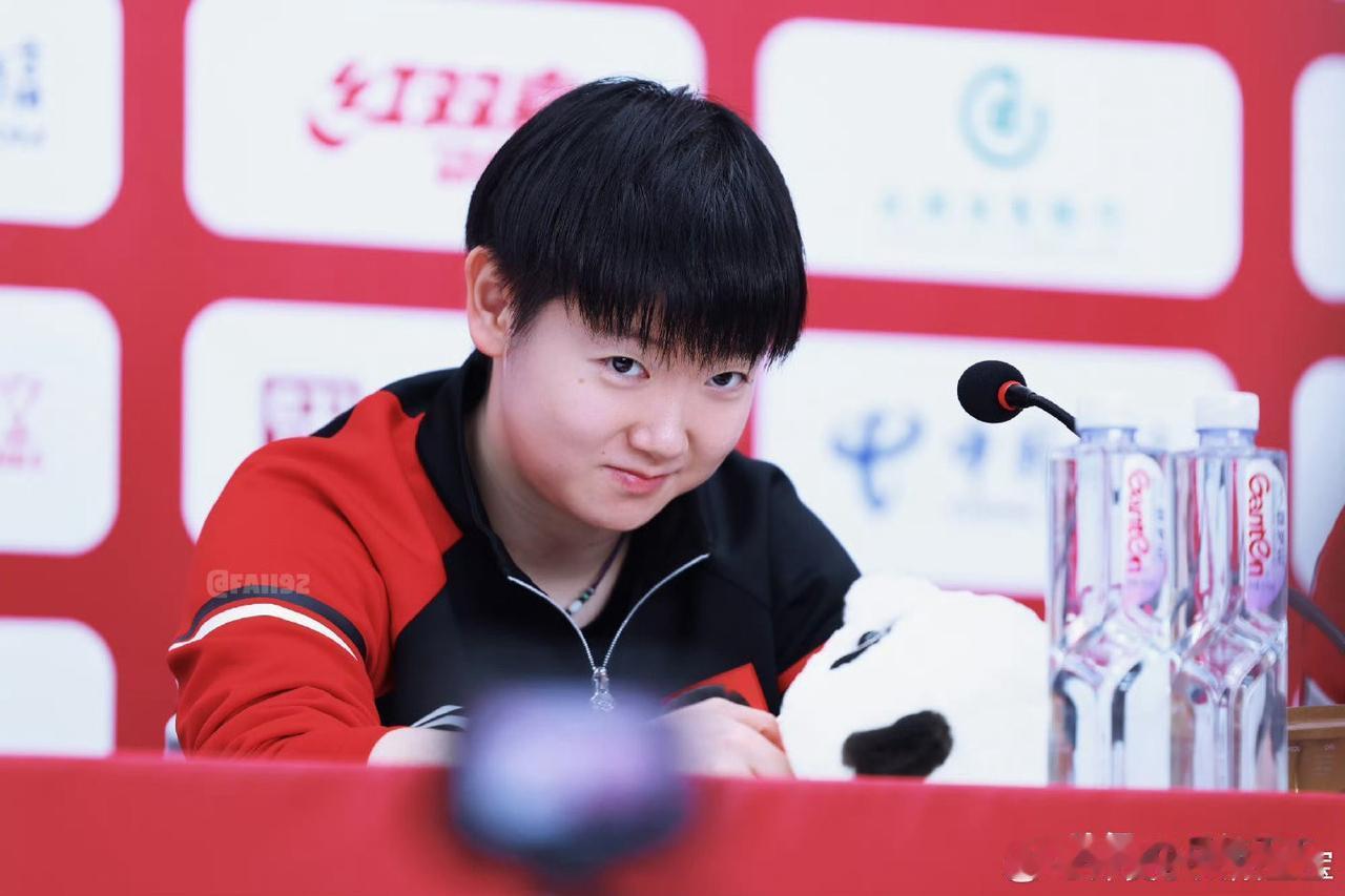 国乒独一档！孙颖莎 2025 太炸了！
11 冠横扫单打、混双、女双、团体四大项