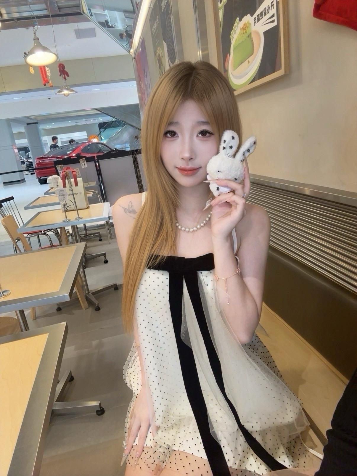 🤍ྀི⁃ ⩊ ⁃₊⁺ 딩동⁺ ₊