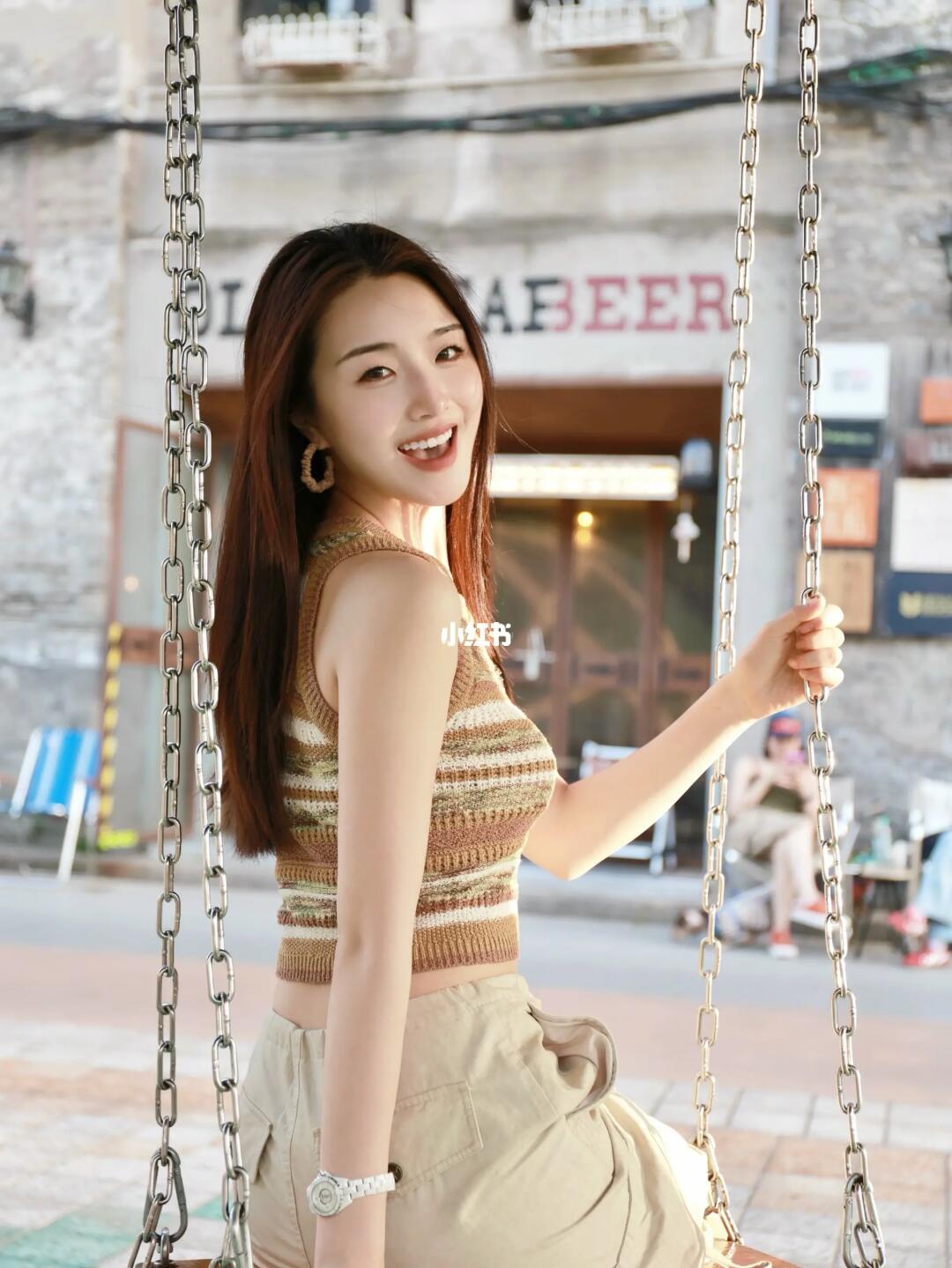 不是小孩就不能荡秋千吗？