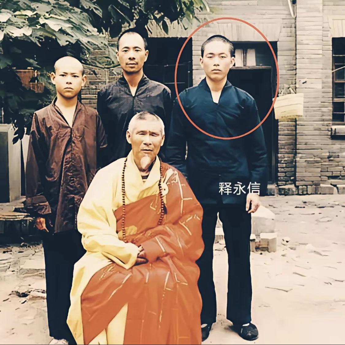 释永信的师傅行正大和尚，写过检举释永信的材料，结果两个月之后就圆寂了。而这次释永