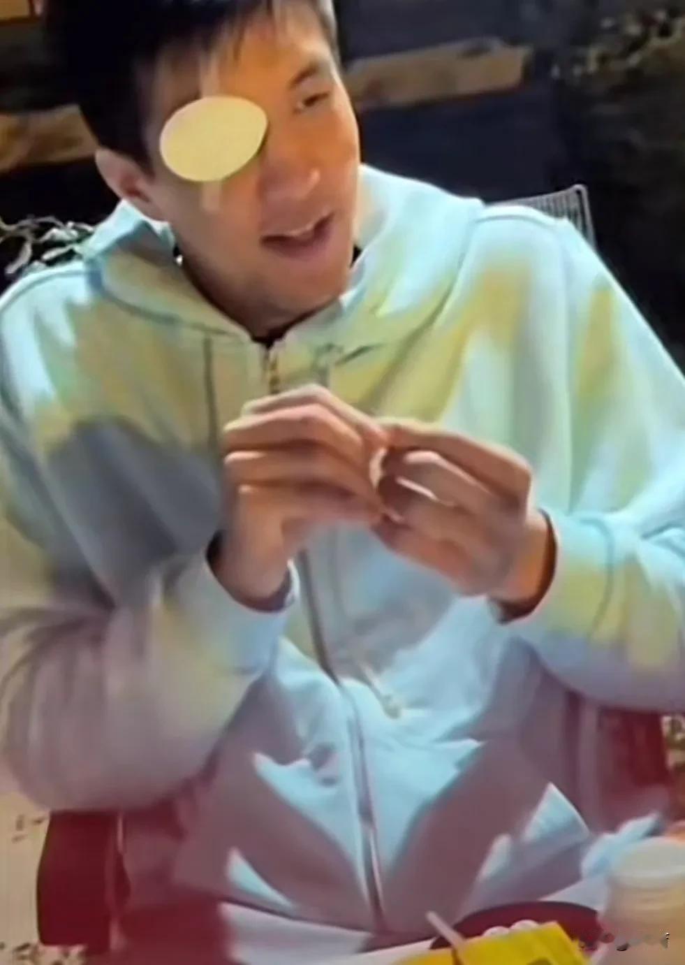为什么这次郭艾伦眼睛受伤，很少有体育界的名嘴或者明星出来帮他说话？因为运动员在比