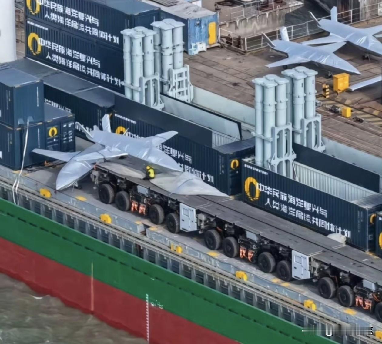 对于中国军工装备的发展，事实证明只有你想不到，没有他们做不到的。

当看到这张图