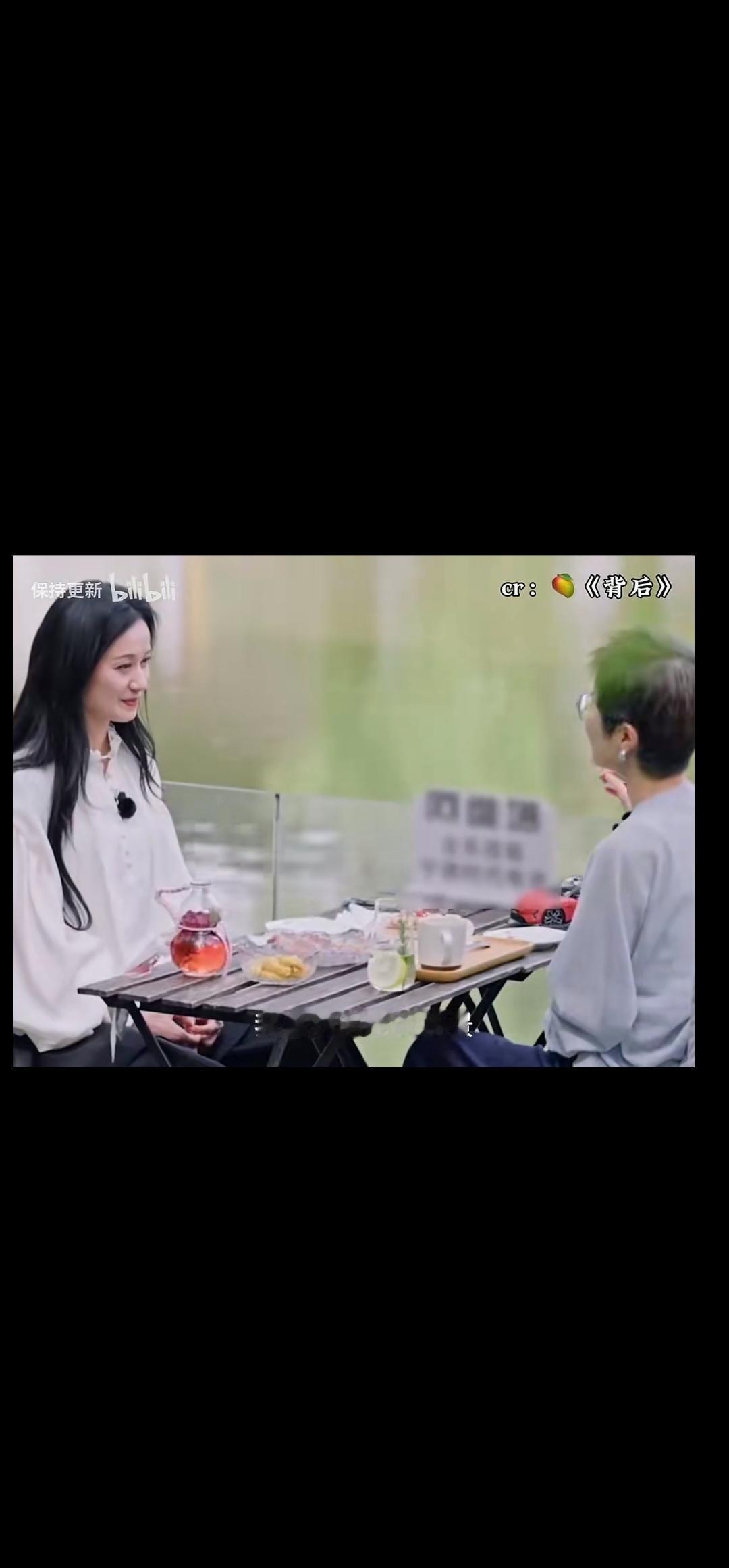 46岁女演员翻红，竟是因为她太“傻”。
你看倪虹洁演戏，她眼里没有娱乐圈那层油。