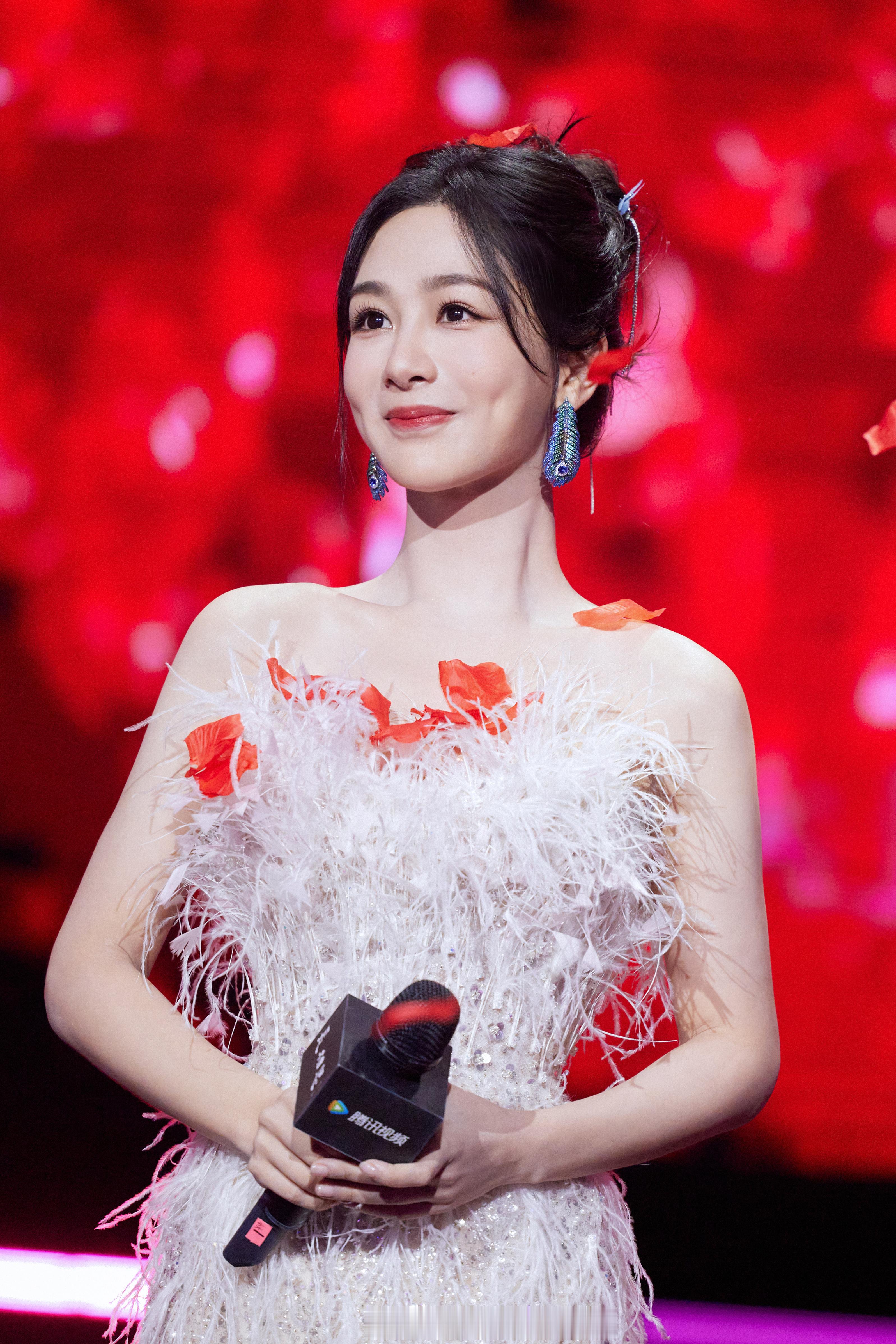 杨紫 
