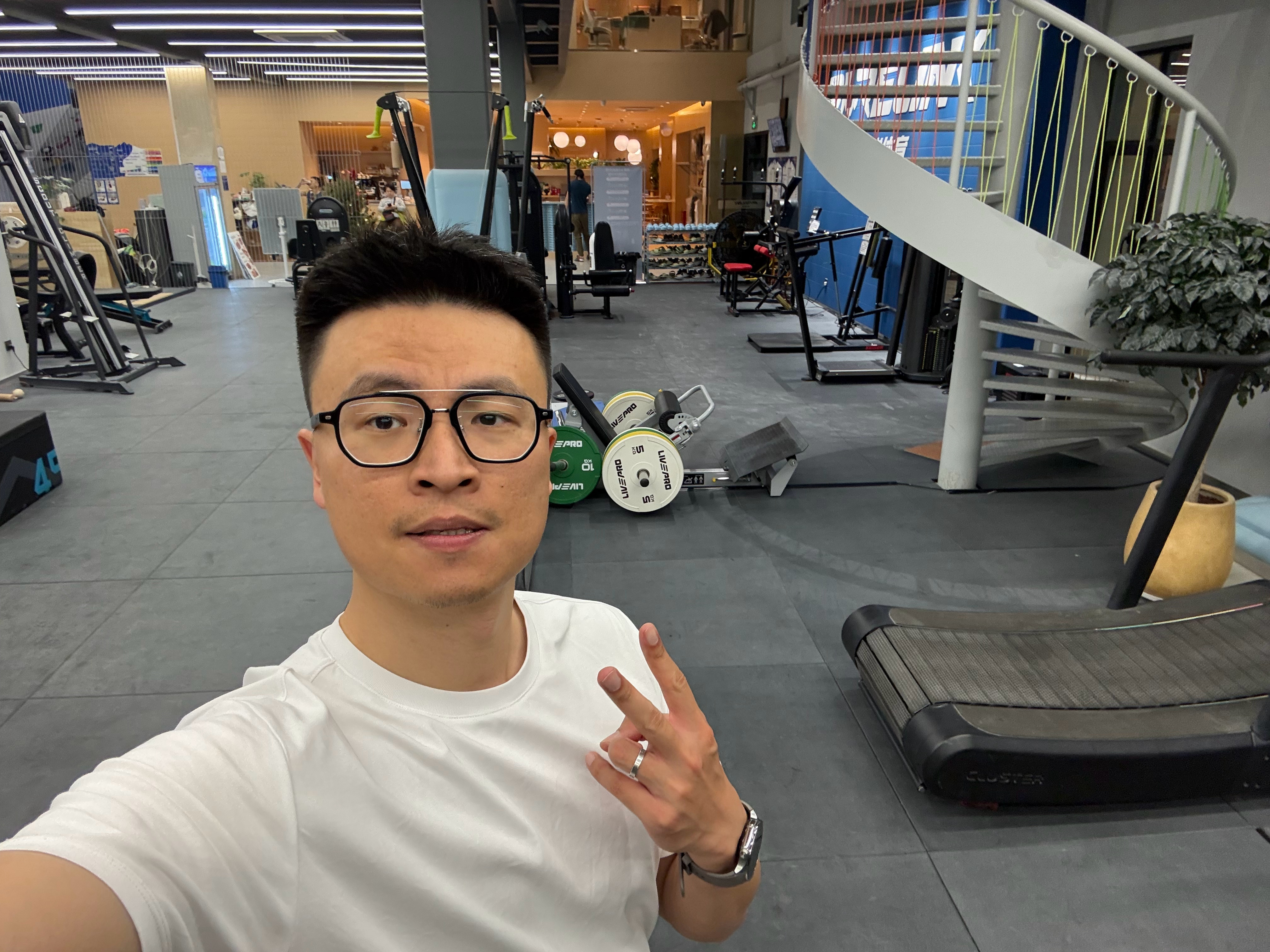 6D 的健身计数器 2026年第二次，健个身，换换脑子，然后继续搞“创作”