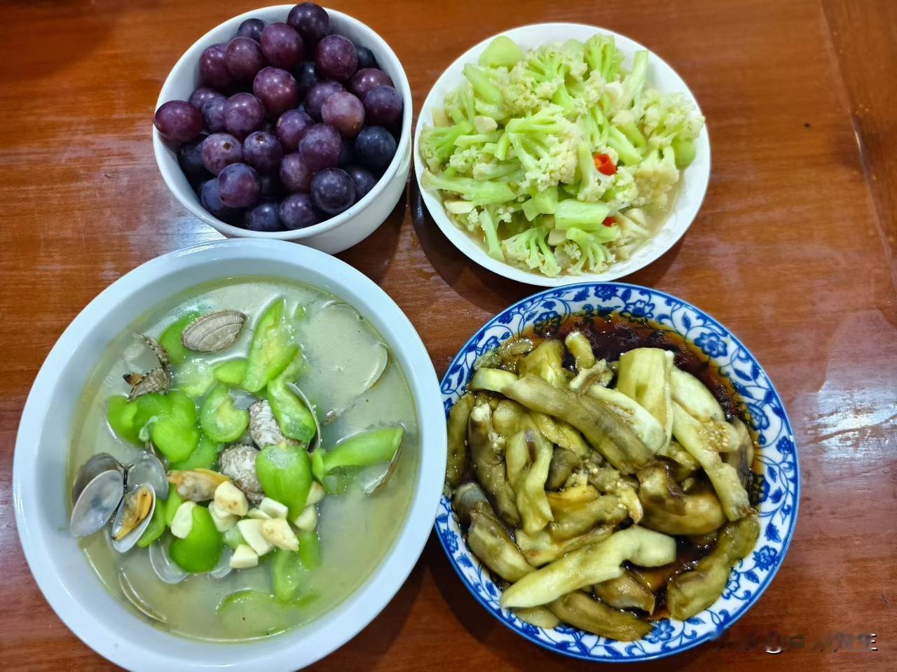 晒图笔记大赛来一支胖东来冰啤，中午菜还行不，没给江苏退休工人丢人吧。