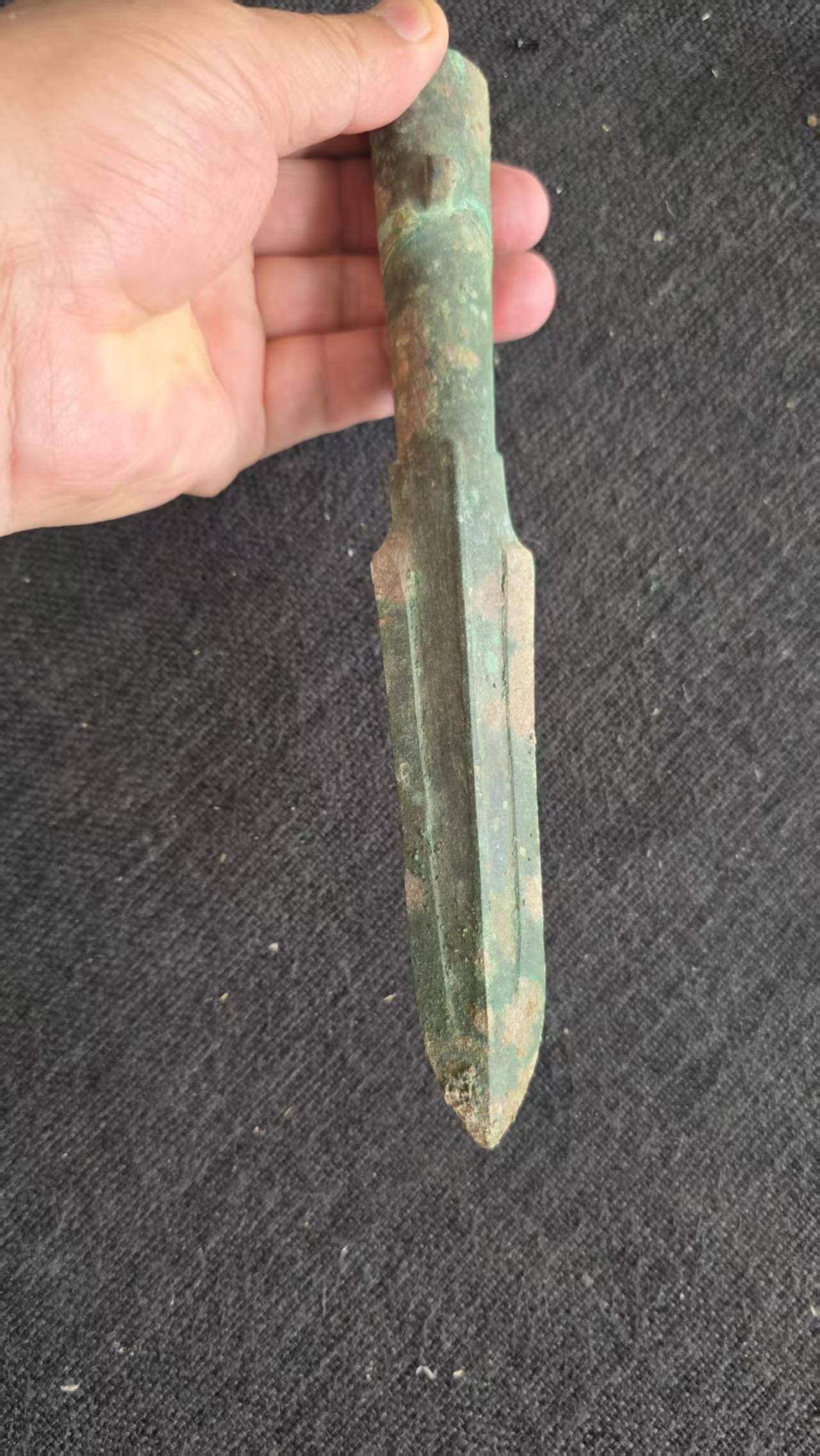 矛头。历史文物