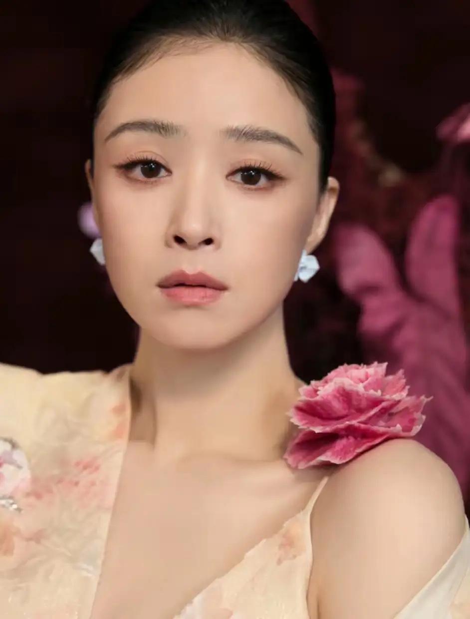 终于明白蒋欣为啥不结婚了！不是没人追，是42岁的她活得太清醒——直言结婚是“自己