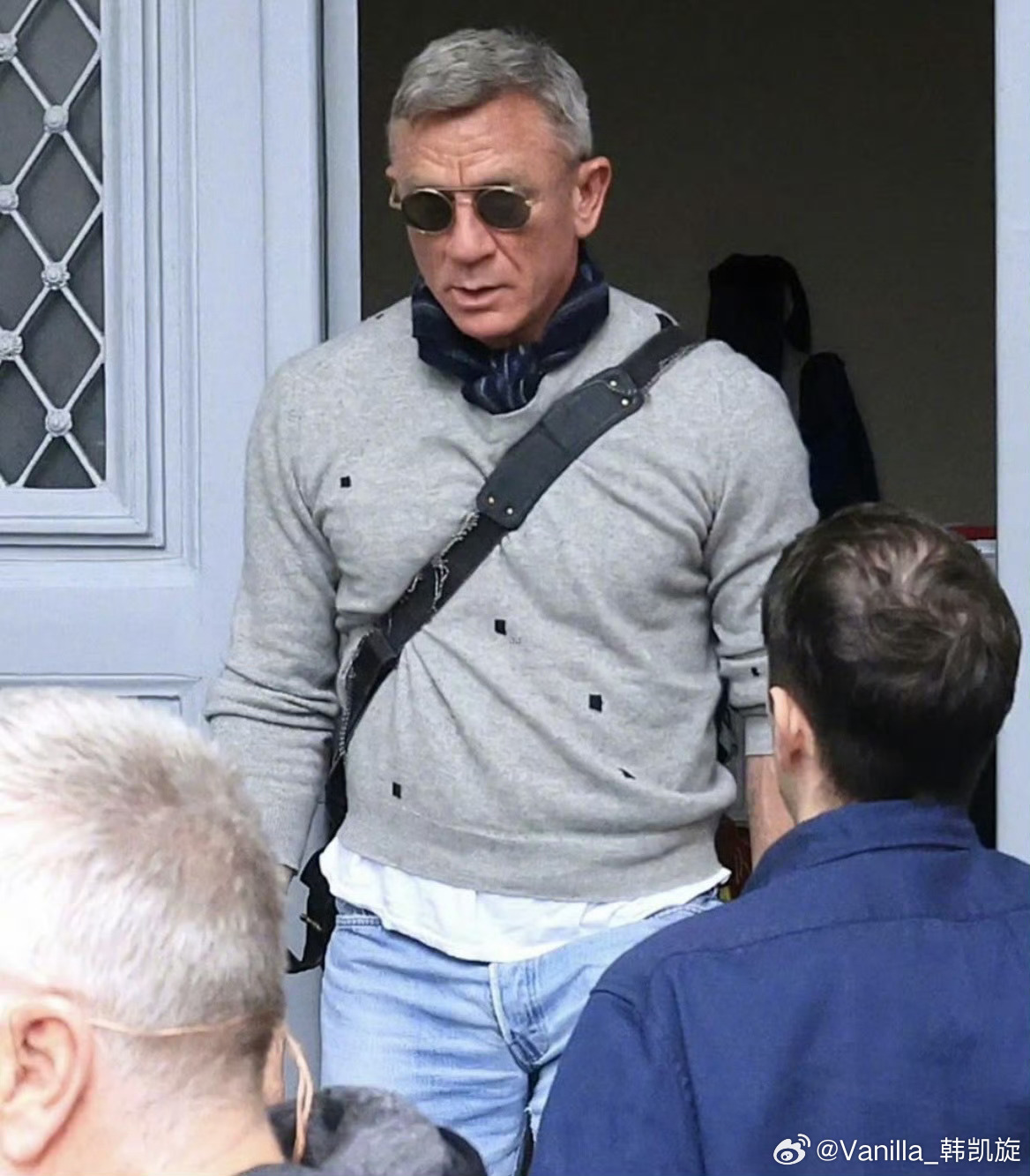 丹尼尔·克雷格在希腊拍摄达米恩·查泽雷的新片。 