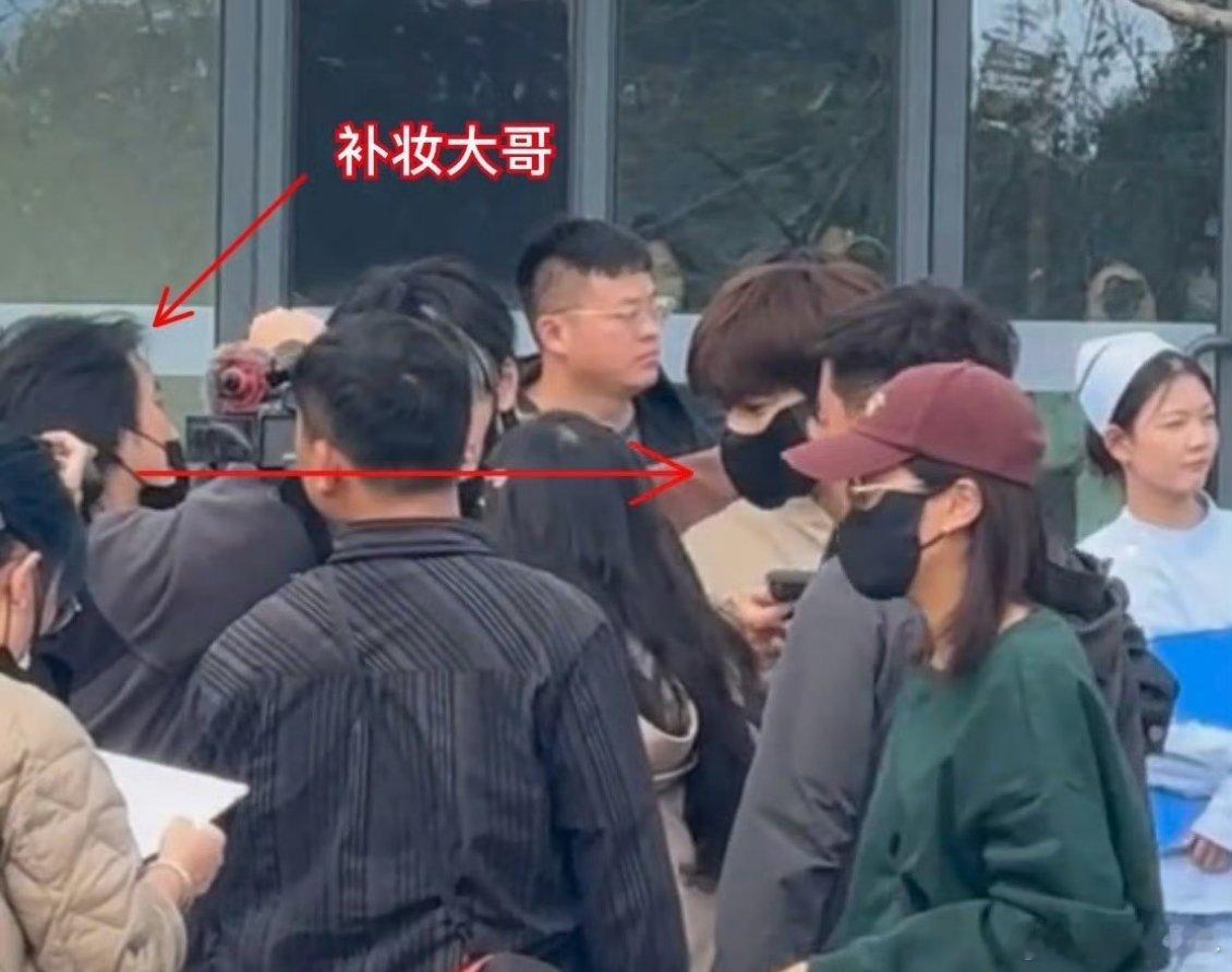 粉丝澄清拍摄曾舜晞张康乐双人 张康乐粉丝坦荡回应！工作人员同期拍摄本是正常事，角