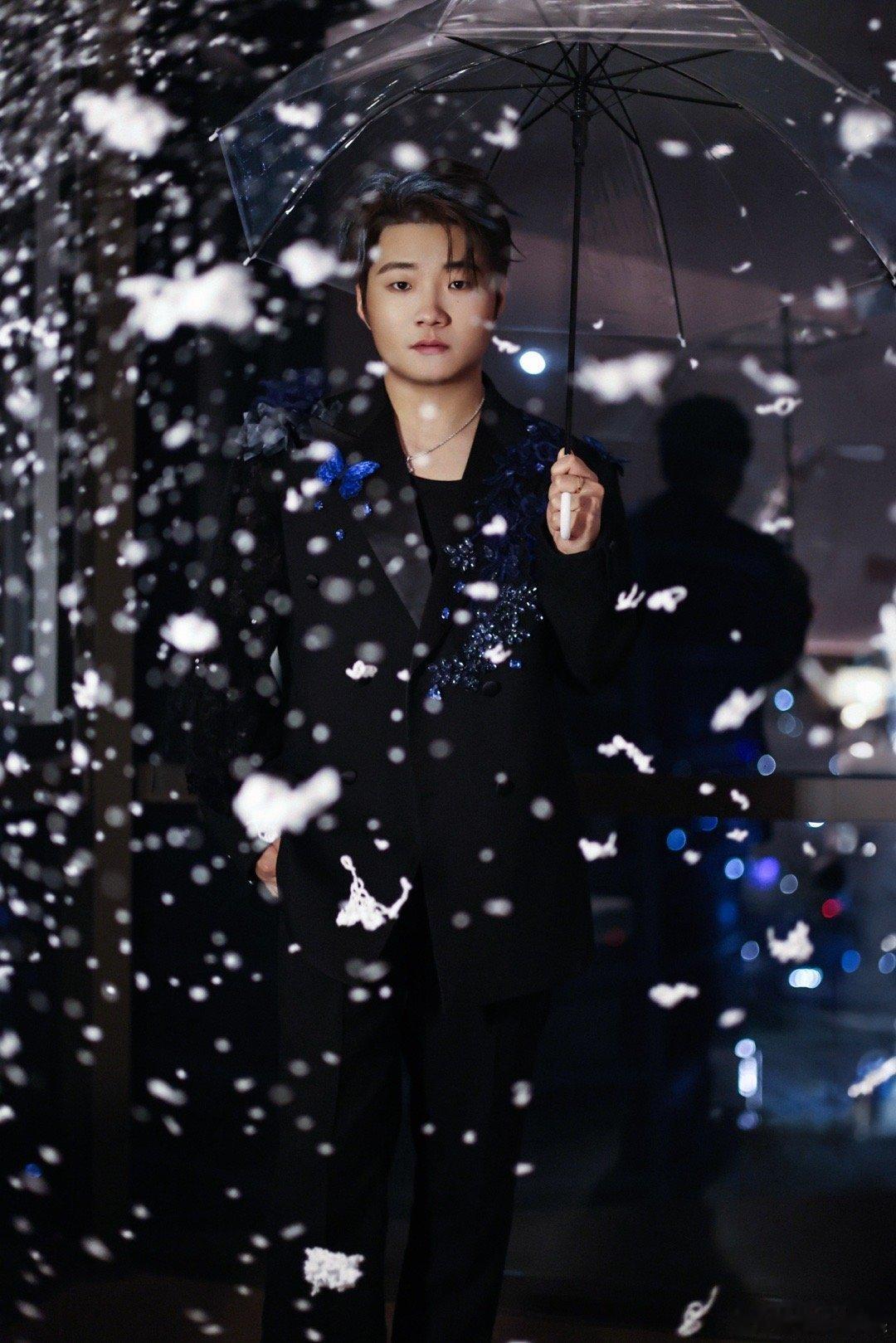 尚雯婕说白小白私下默默用功 真的被白小白戳到了！台上轻松自在，台下却在默默抠每一