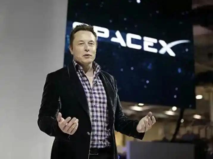 马斯克放话，SpaceX十年涨50倍，顶一个地球年GDP，这是天才预言还是世纪豪