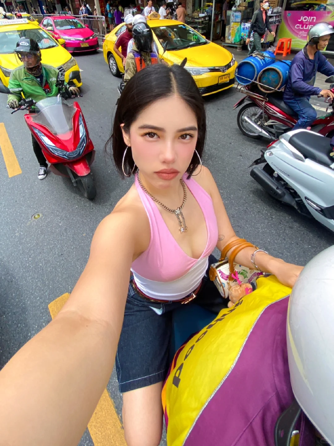 泰妹回归!🤪曼谷的第一天!🇹🇭💛