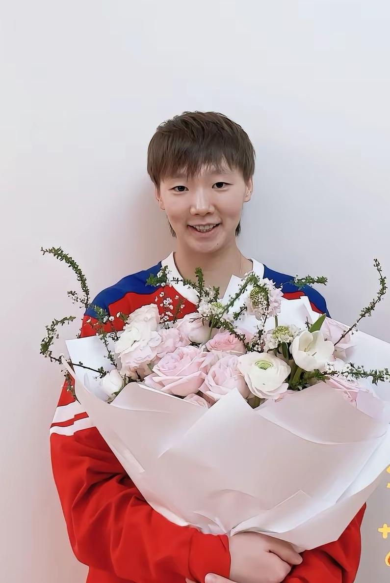 曼昱4:0伊藤美诚
晋级八强
四局比分
11:9，11:6
11:5，11:3