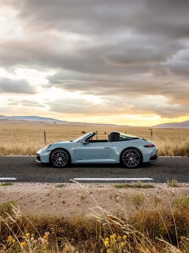 🐂🐂🐂牧场旅行🐎🐎🐎992.2保时捷911 Targa 4 GTS 