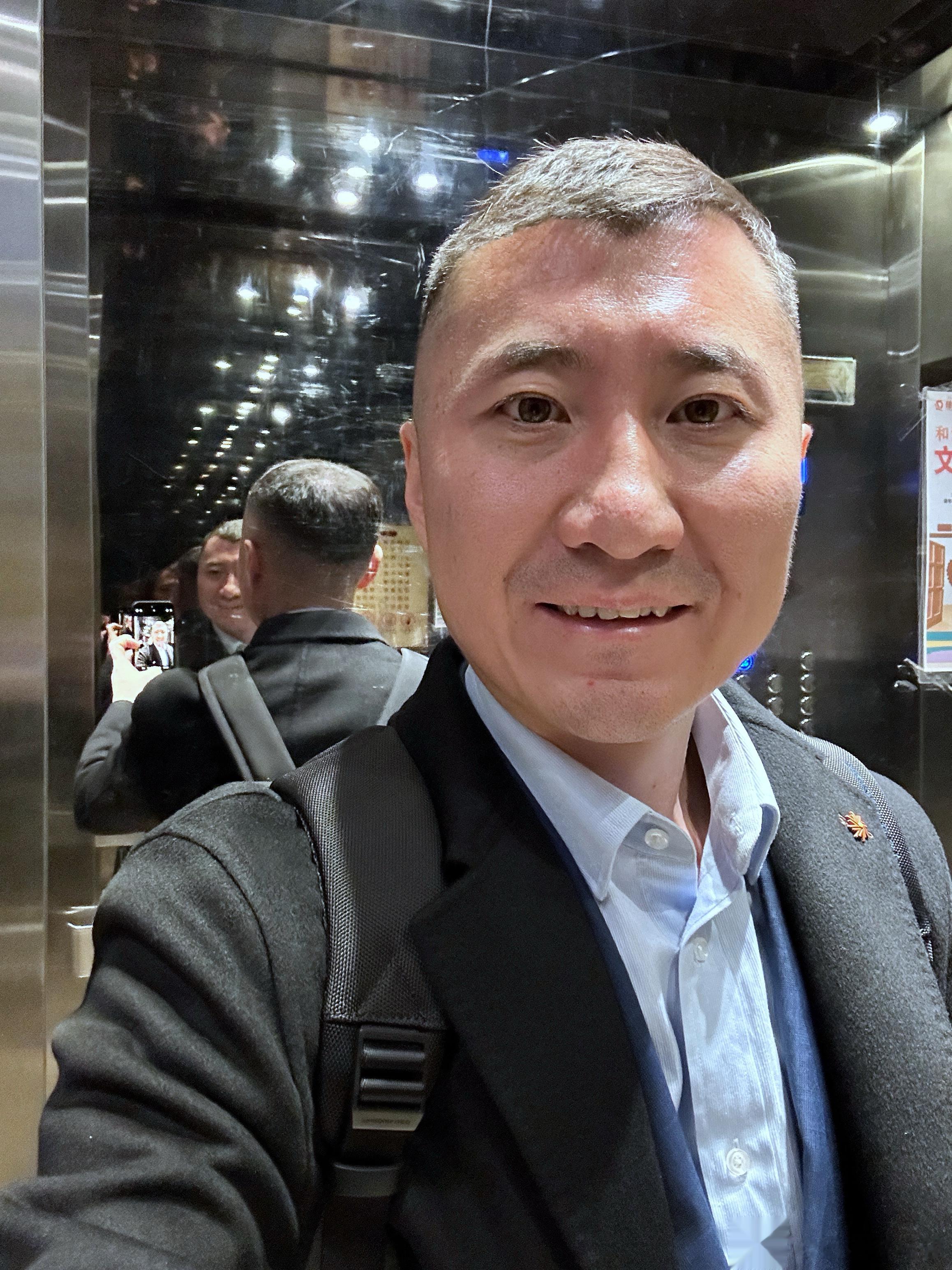 就算你在正确的跑道上，也要不断前进。好梦~~~ ​​​