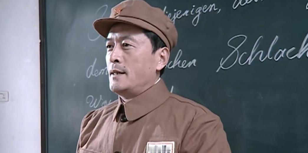 1958年，新中国人民解放军军事学院首次为159名非中共党员军事教官（大多为原国