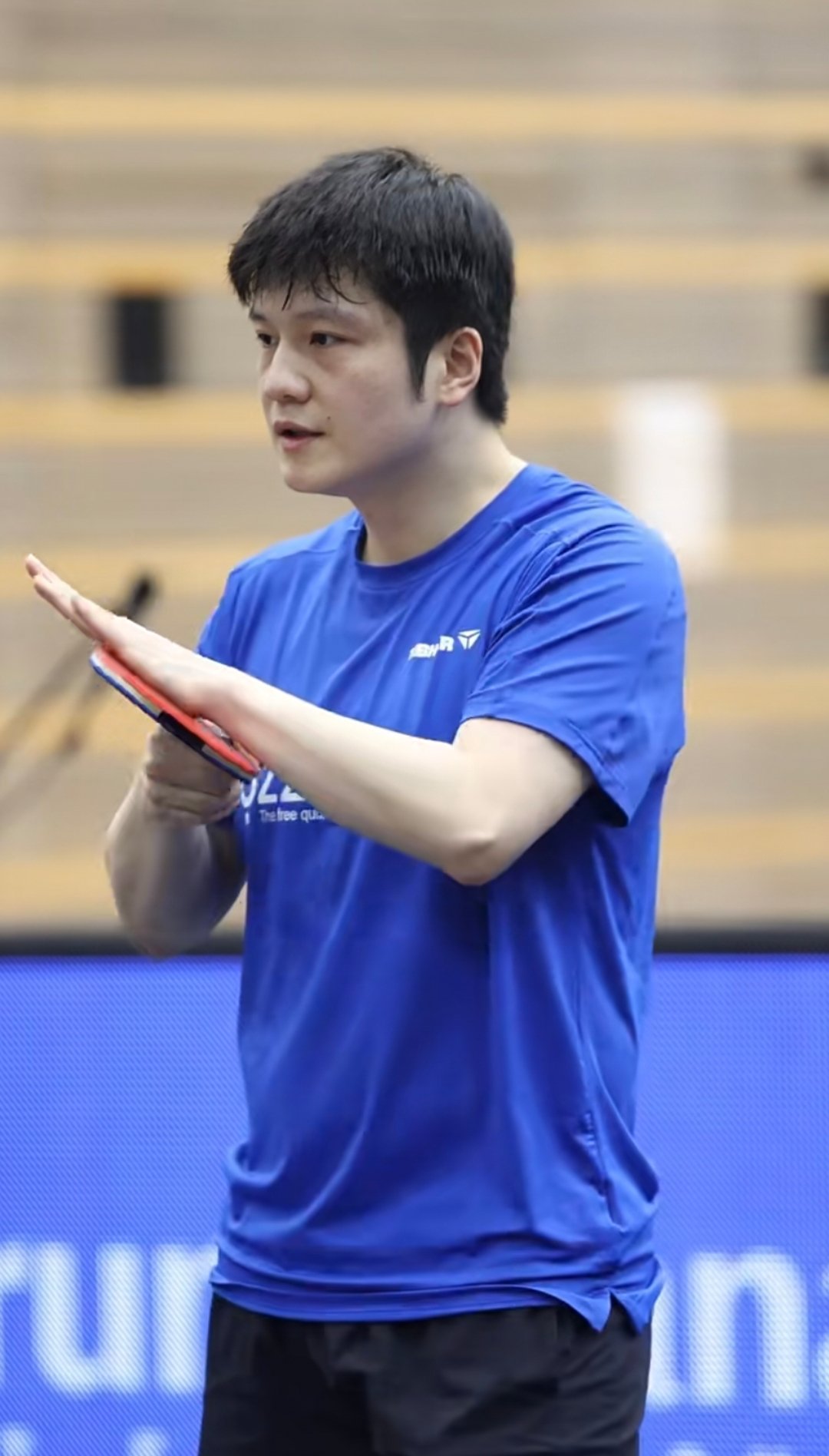 运球帷幄藏于心，醒拍为序，挥拍为战，握拳即是底气与呐喊。 