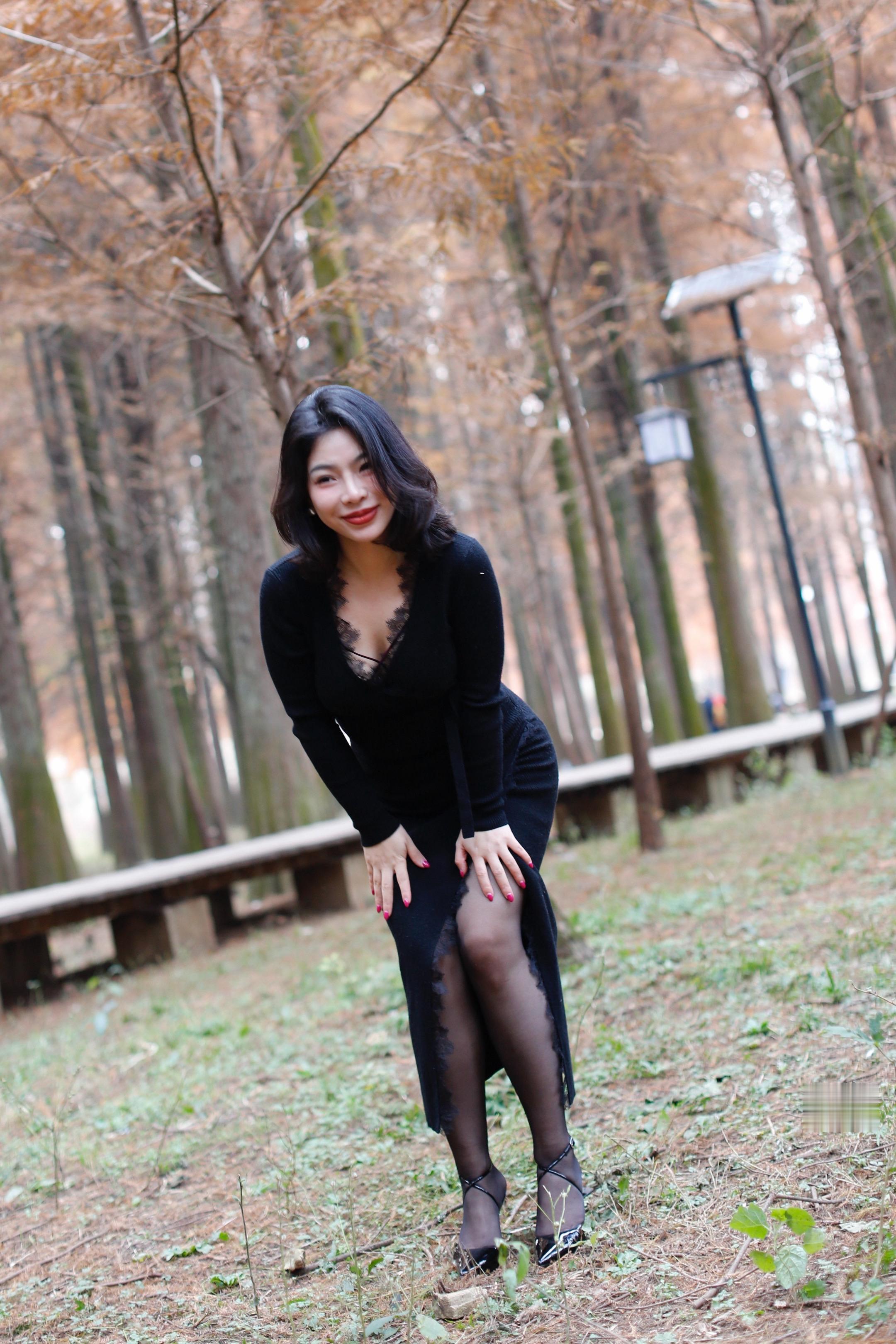 的朋友们好，以后随缘发作品啰，祝大家四季平安快乐！