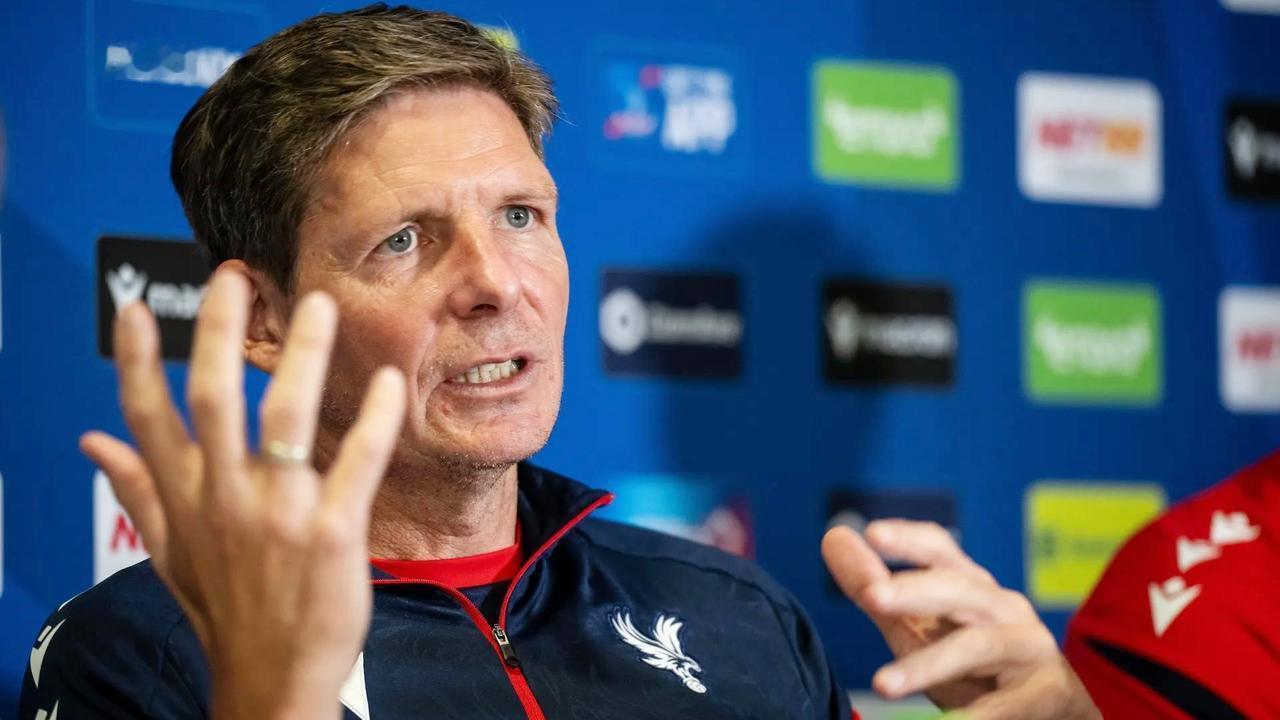 本轮英超赛后水晶宫主帅格拉斯纳炮轰球队，并表示自己不一定会带完本赛季。
英媒表示