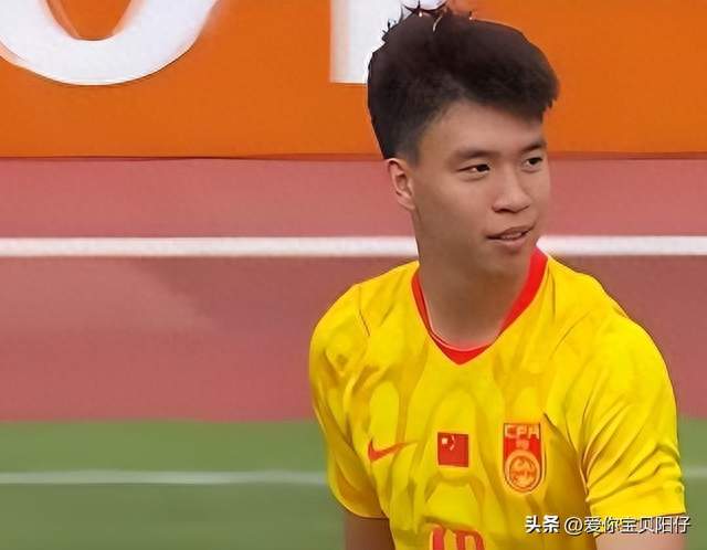 中国男足1-2韩国，但因祸得福，比赛后收获三个利好！