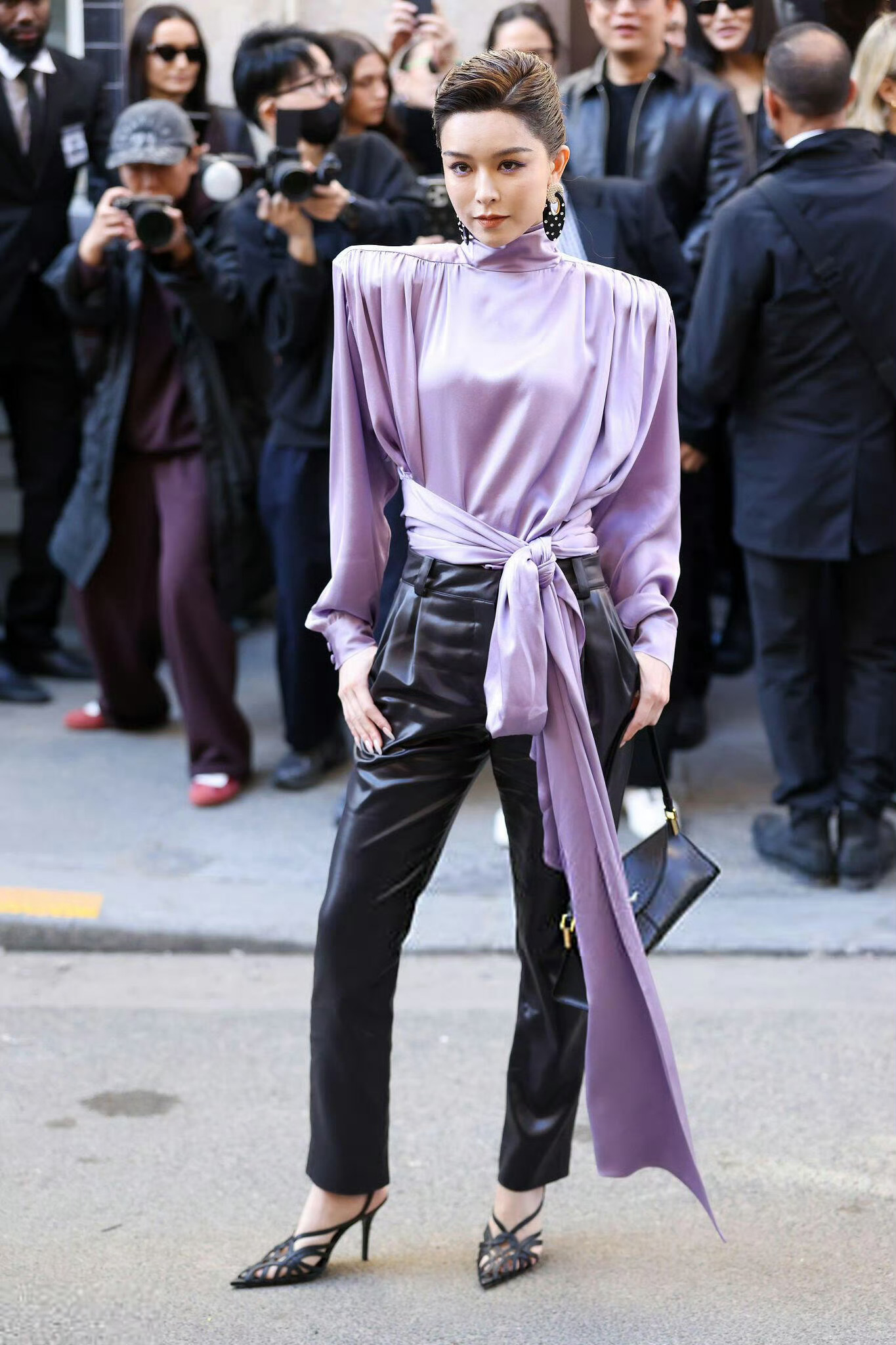 文咏珊巴黎时装周看秀文咏珊太平洋宽肩