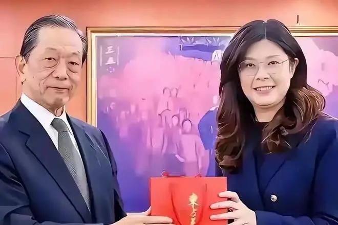 向日本政府捐款后不久，日本政府竟公然宣布恢复其当年侵华的邪恶旧组织"特高科"，这