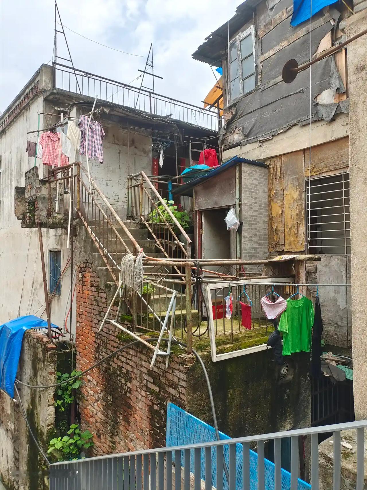 再给你看一个照片，这个角落估计很快就会没有了