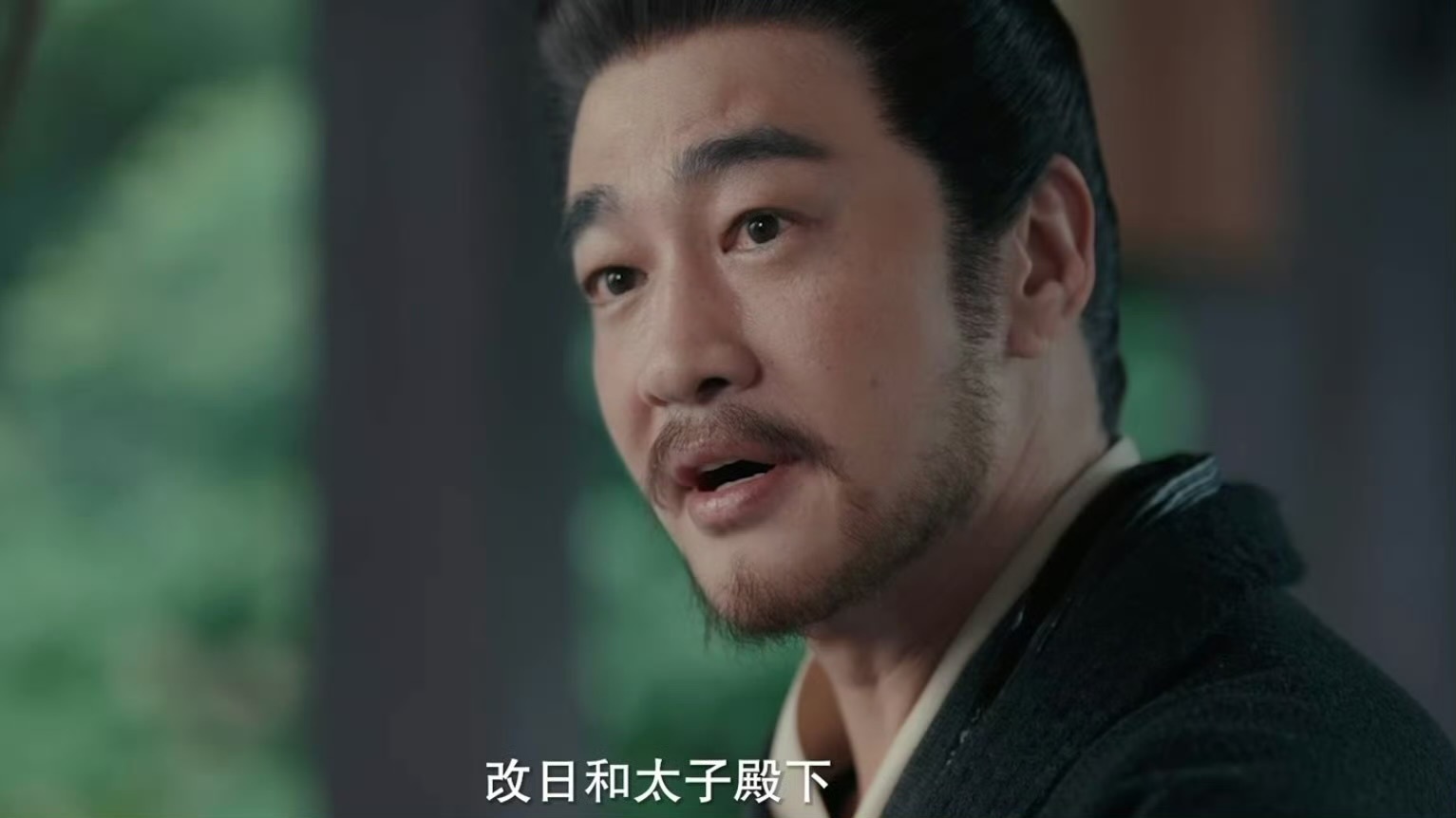 何与何与要跟何润东切磋健身吗何润东摸到何与肩膀的反应何与发文以百花杀 剧中七郎身