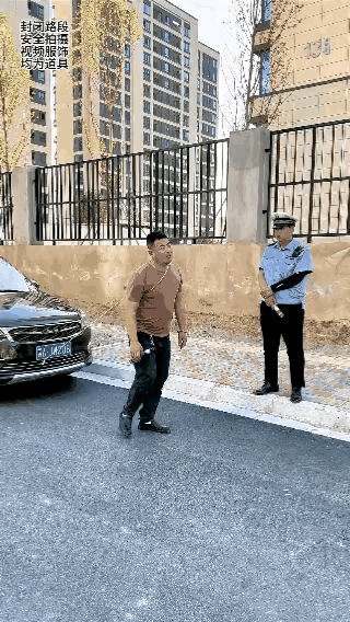 我喝酒不开车，车照样能走，能把我怎地！交警同志，不违法吧！