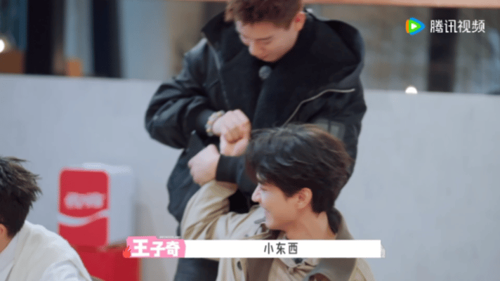 陈鑫海王子奇雷霆哥俩雷霆图 “你是不是不爱我了”刚说完，紧跟着就是铁打的友谊。这
