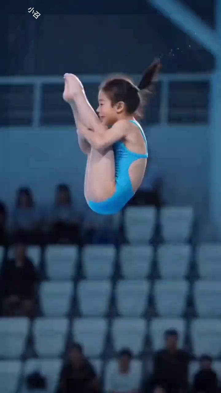 罗菲菲，中国湖南。
本场年龄最小的一位选手罗菲菲来自湖南，漂亮，非常漂亮的动作。