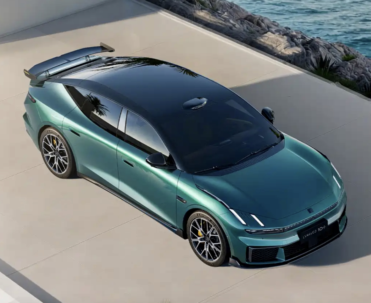 领克10+发官图了，全新配色赛影蓝，驭风可调碳纤维大尾翼，大家觉得怎么样？大v聊