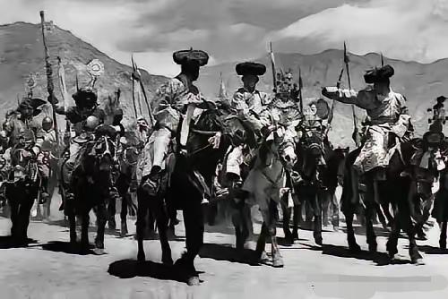 1959年之后，一批旧西藏贵族离开故土，辗转抵达印度北部，落脚在喜马偕尔邦的达兰