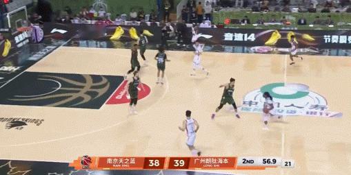 一柱擎天！徐昕出战29分钟 10中7&8罚7中砍下21分11板4帽！cba