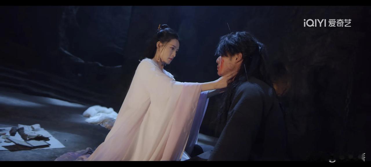薛紫夜待在元一宫的一个屋子里休息，她想着去找明介，刚出门就看见一个侍女，侍女让她