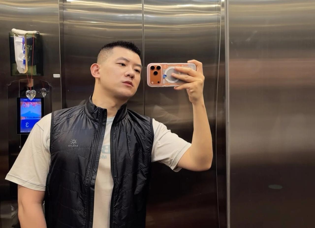 沈阳怎么还这么冷啊🥶
凯乐石 胸肌 健身