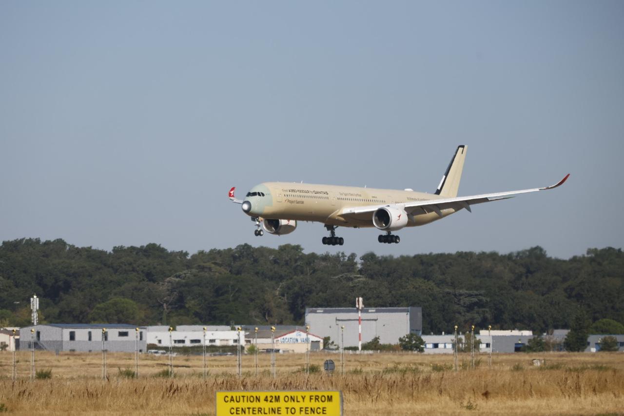 7月28日，空客发文称，首架超远程A350-1000ULR完成飞往墨尔本的不间断