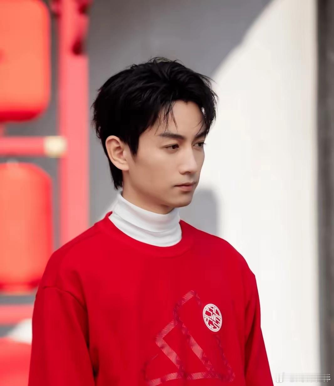 陈晓这次有点难受不是因为自己的《大生意人》火了而是发现陈妍希的新剧居然直接把自己