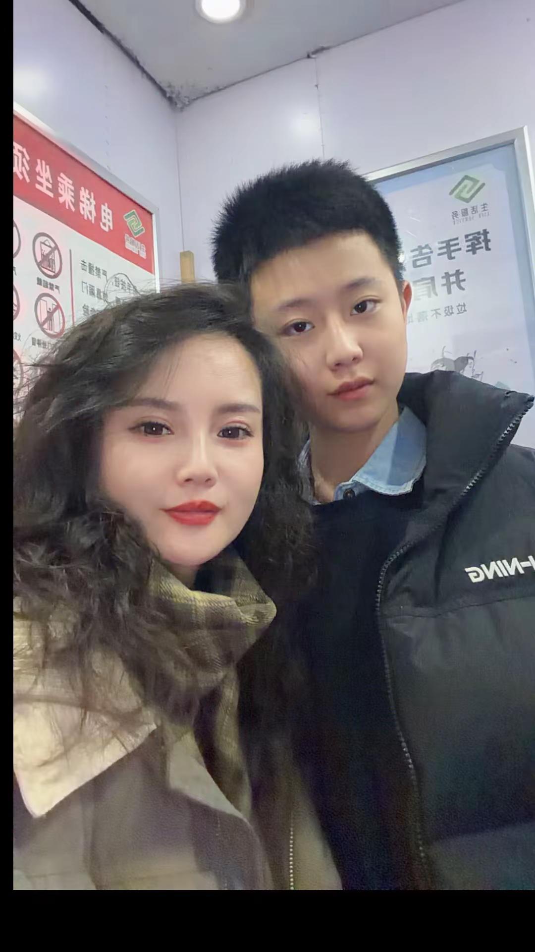 难过归难过，帅还是最帅。