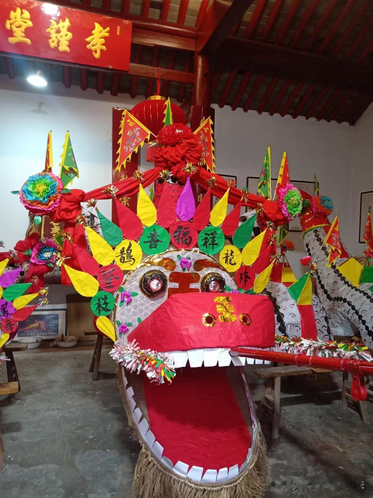 #寻找家乡龙年味道#
新年的钟声已经敲响，整个城市都沉浸在喜庆的氛围中。在这个特
