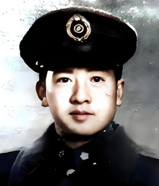 1945年深秋，马步芳的独子马继援被宋美龄叫到重庆官邸。这位西北王公子刚跨过门槛