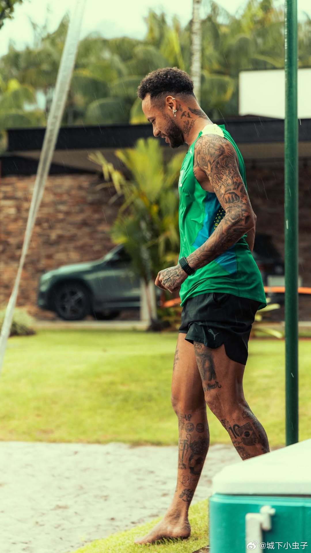 内马尔内马尔 在家玩个球认真又可可爱爱 