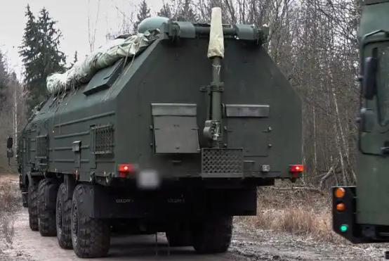 卢卡申科爆了个大料，听得人心里一惊！
他说，俄罗斯在2024年动用了一种叫做“榛